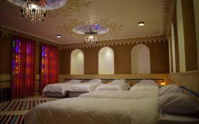 اتاق شش تخته هتل یلو آران و بیدگل