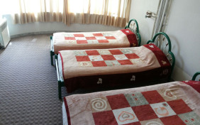 اتاق سه تخته هتل مهدی اردبیل