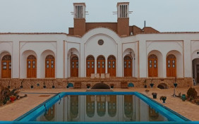 هتل بوتیک افصح الدوله بادرود