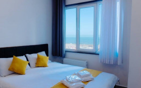 سوئیت یکخوابه دو نفره رو به دریا هتل آپارتمان رویال بلوگا بندر انزلی