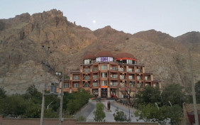 هتل بزرگ کوهستان بیرجند