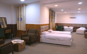 اتاق چهار تخته رو به دریا هتل ناکو بوشهر