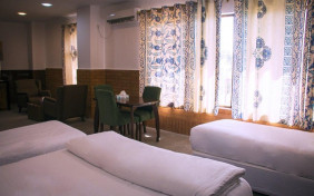 اتاق  سه  تخته رو به دریا هتل ناکو بوشهر