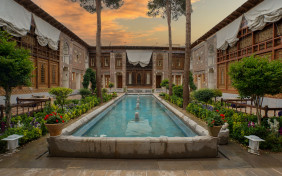 اقامتگاه سنتی کاخ سرهنگ اصفهان