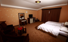 اتاق  دو تخته توئین هتل معین فومن