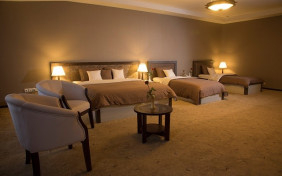 سوئيت ضيافت 4 تخته دوبلکس هتل معین فومن