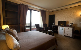 سوئیت جونیور چهار نفره هتل معین فومن