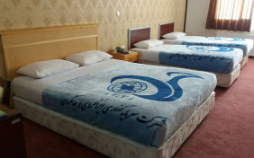 اتاق چهار تخته مهمانسرا جهانگردی غار علیصدر همدان