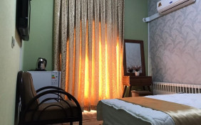 اتاق یک تخته هتل وندیک همدان
