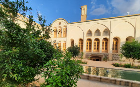 اقامتگاه سنتی اشکوب کاشان