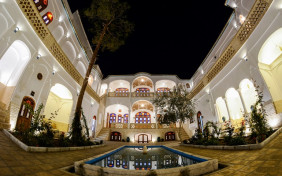 اقامتگاه سنتی اطلسی کاشان