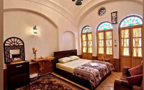 اتاق دو تخته vip داریوون اقامتگاه سنتی فانوس ویونا کاشان