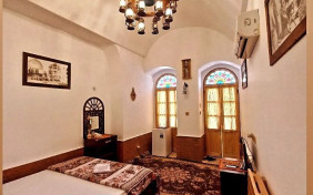 اتاق دو تخته سارونا اقامتگاه سنتی فانوس ویونا کاشان