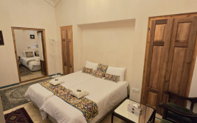 چهار تخته شاه نشین اقامتگاه سنتی کاشانه روشن کاشان