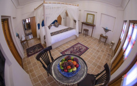 دو تخته دابل کینگ ماه عسل (110) اقامتگاه سنتی سرای کاسیان کاشان