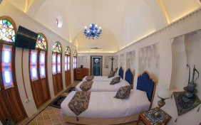 اتاق سه تخته 112 اقامتگاه سنتی سرای کاسیان کاشان