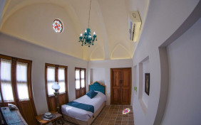 اتاق یک تخته 115 اقامتگاه سنتی سرای کاسیان کاشان