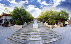 هتل خانه رز کاشان