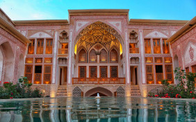 اقامتگاه سنتی مهینستان راهب کاشان