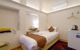 اتاق 101(یک تخته) اقامتگاه سنتی بوتیک سرای قجر کاشان