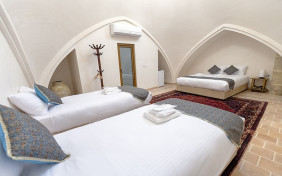 اتاق 114(چهارتخته ) اقامتگاه سنتی بوتیک سرای قجر کاشان