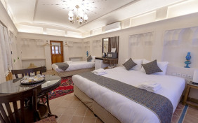 اتاق 110 سه دری(سه تخته) اقامتگاه سنتی بوتیک سرای قجر کاشان