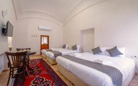 اتاق 106(چهارتخته) اقامتگاه سنتی بوتیک سرای قجر کاشان