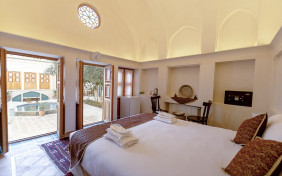 اتاق 102(دو تخته) اقامتگاه سنتی بوتیک سرای قجر کاشان