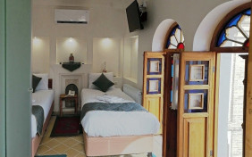 اتاق توئین گوهر اقامتگاه سنتی صباغیان کاشان