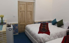 اتاق دو تخته اقامتگاه سنتی شهباز کرمان