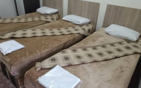 سوئیت دو خوابه شش نفره هتل جهانگرد خوانسار