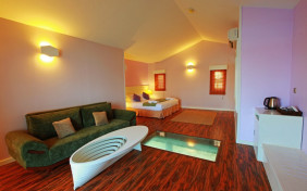 اتاق دو تخته روبه غروب هتل ترنج کیش