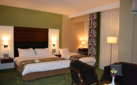 اتاق سنیور سه تخته هتل بین المللی هما 1 مشهد