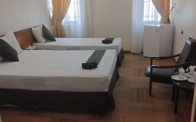 اتاق سه تخته هتل صدر مشهد