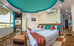 هتل رخسار قشم 4