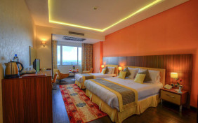 اتاق سه تخته هتل جدید هتل پارسیان ( آزادی ) رامسر