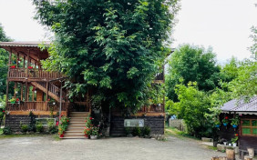 اقامتگاه بومگردی احمد رضوانشهر