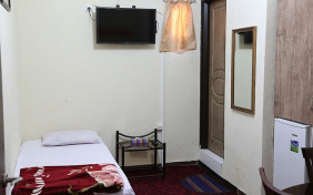 اتاق یک تخته هتل دیبا شهرکرد