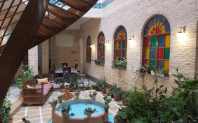 اقامتگاه سنتی درباری شیراز 4