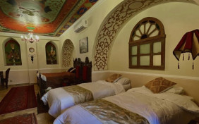 اتاق  چهار تخته زندیه VIP هتل بوتیک شاه پریون شیراز