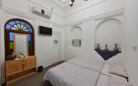 اتاق سه تخته گرگر هتل عمارت افضل شوشتر