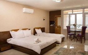 اتاق سه تخته استاندارد هتل قصر مرمر تبریز