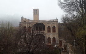 اقامتگاه بومگردی حاجی خان تفت