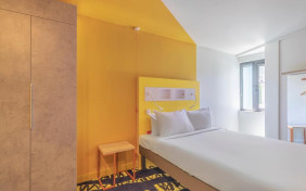 یک تخته اسمارت هتل ایبیس باجت تفلیس سنتر (Ibis Budget Tbilisi Center) تفلیس