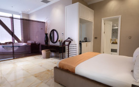 سوئیت رویال دو خوابه چهار نفره EF (طبقات 15 تا 20) هتل اسپیناس پالاس تهران