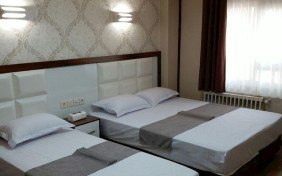 اتاق سه تخته(دبل+سینگل) vip مهمانپذیر سهند تهران