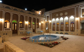 اقامتگاه سنتی آلما یزد