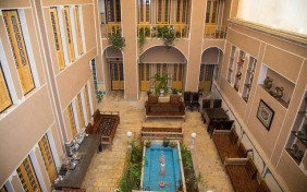 اقامتگاه سنتی الماس یزد