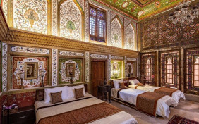 اتاق چهار تخته VIP هتل آنتیک ملک التجار یزد