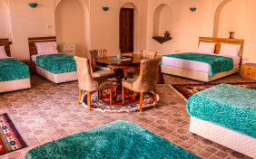 اتاق شش تخته هتل بوتیک دربار یزد